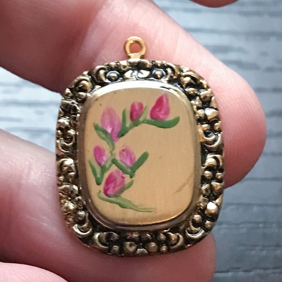 Vintage Jewelry - Vintage Hand Painted Floral Golden Pendant 1 Inch Romance Victorian Fairy Core